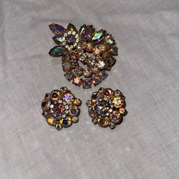 Vintage Estate Unsigned Brooch And Earrings Set Aurora Borealis And Rhinestones - Picture 7 of 13